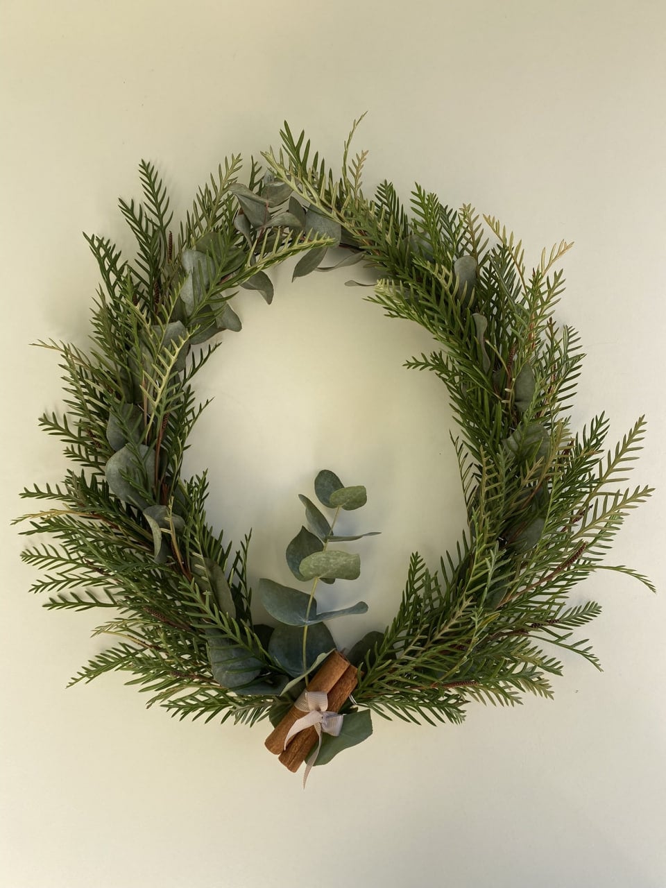 conifer-eucalyptus-christmas-wreath-with-cinnamon-main