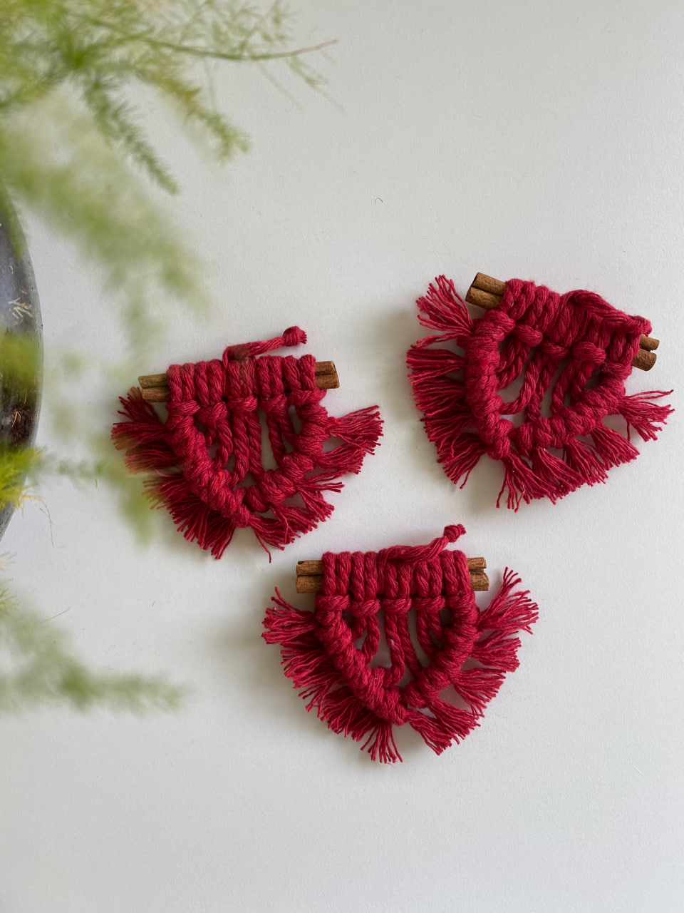 red-christmas-tree-decoration-set-main