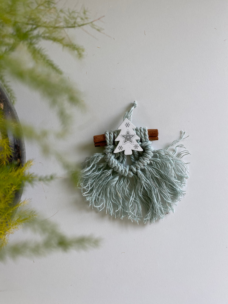 turquoise-macrame-with-christmas-tree-on-cinnamon-stick-main