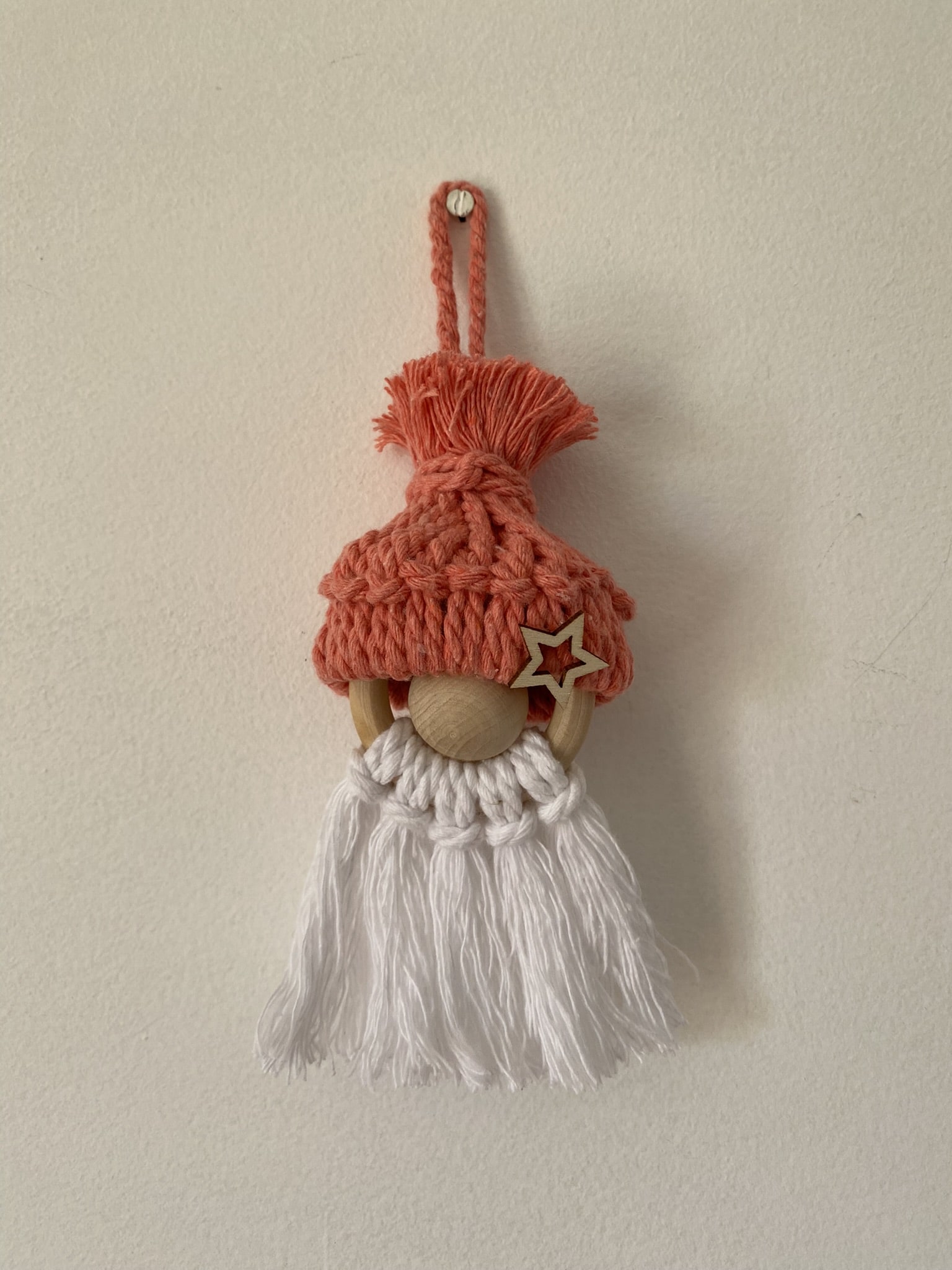 white-coral-macrame-gnome-main