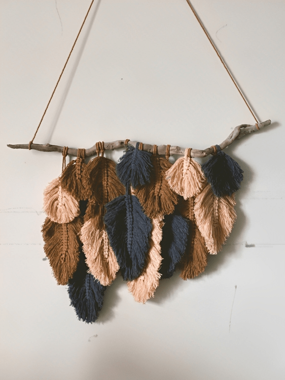 feather-macrame-wall-hanging-main