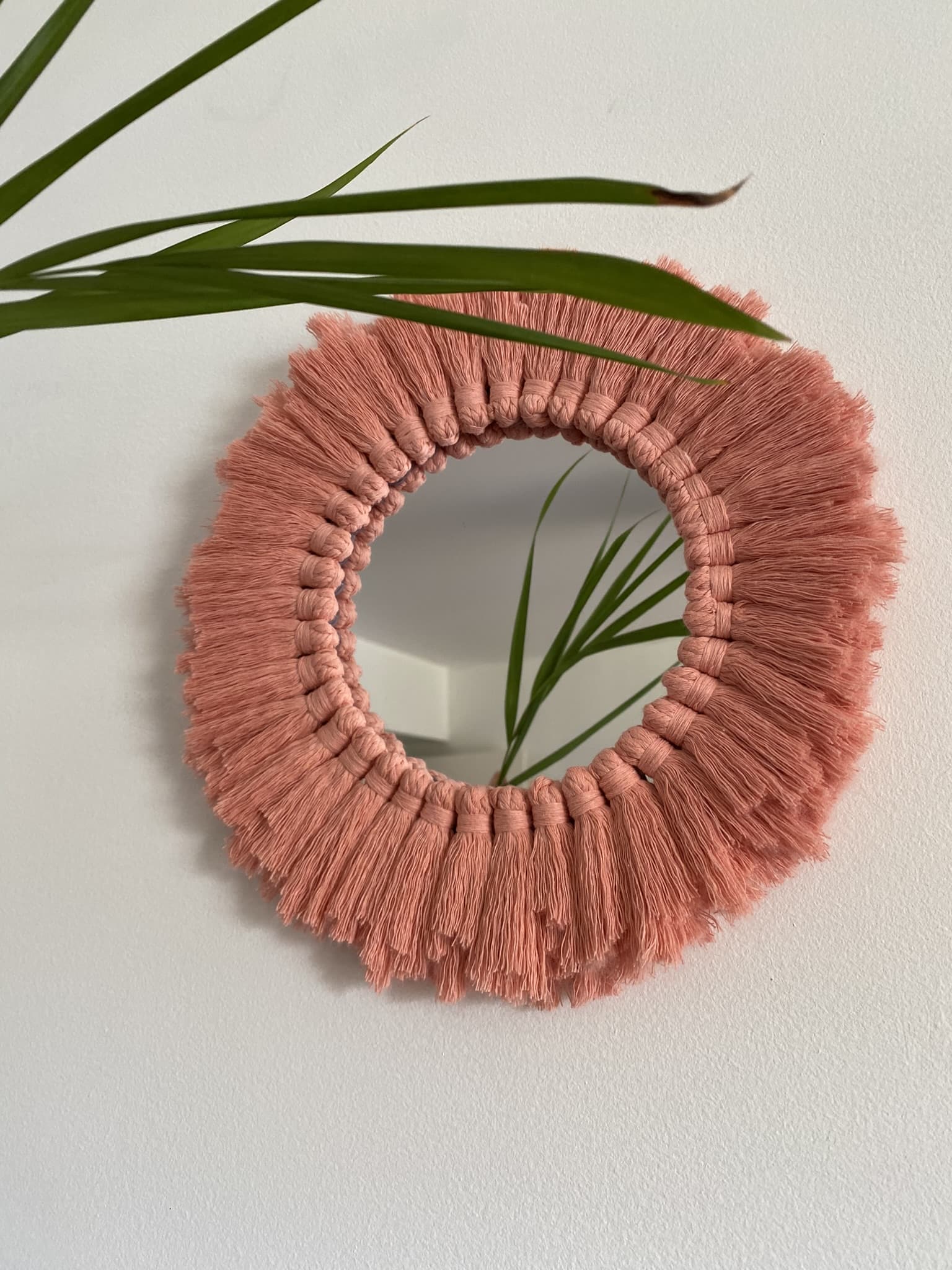 coral-macrame-mirror-main