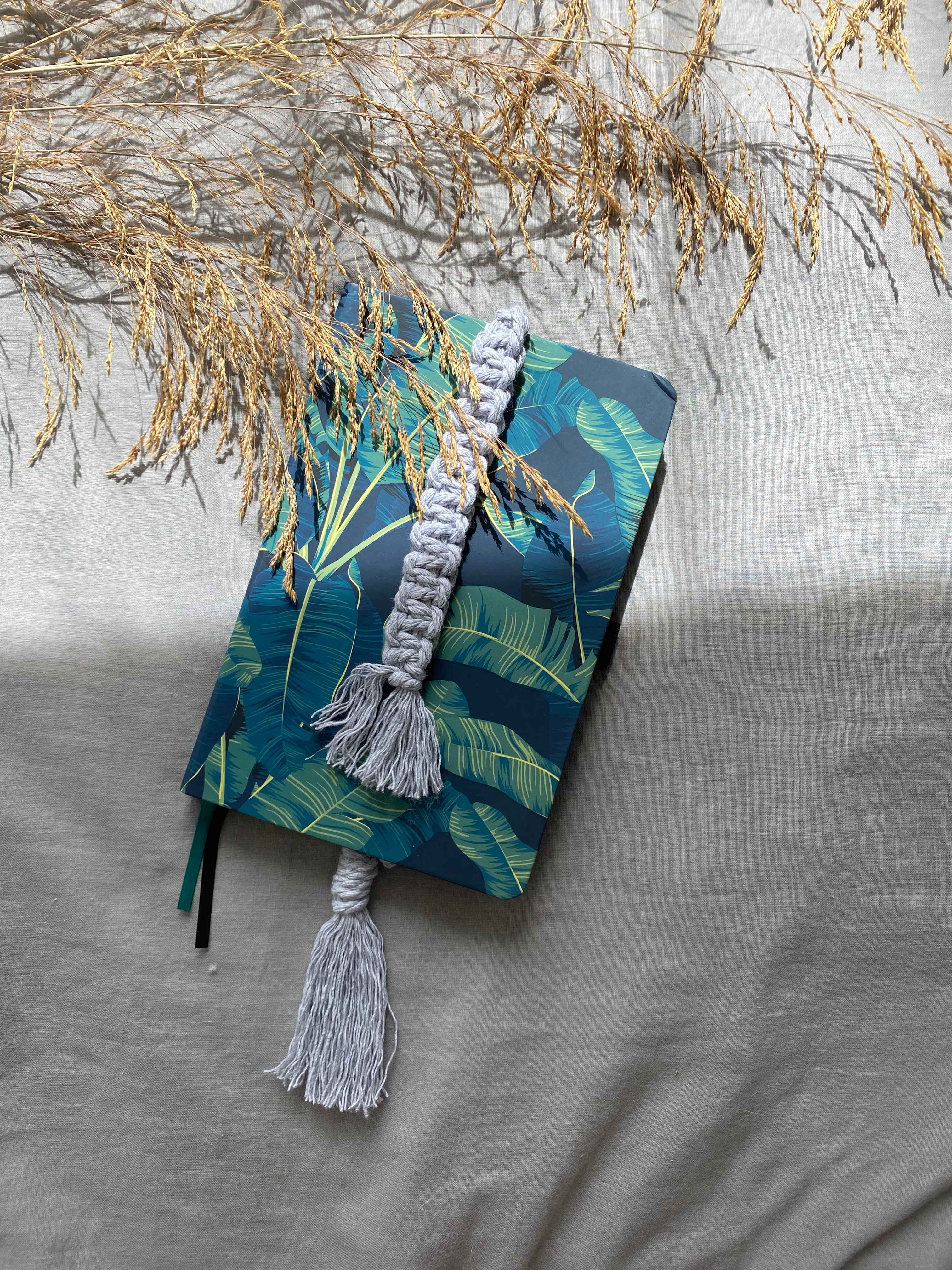 macrame-bookmarks-main