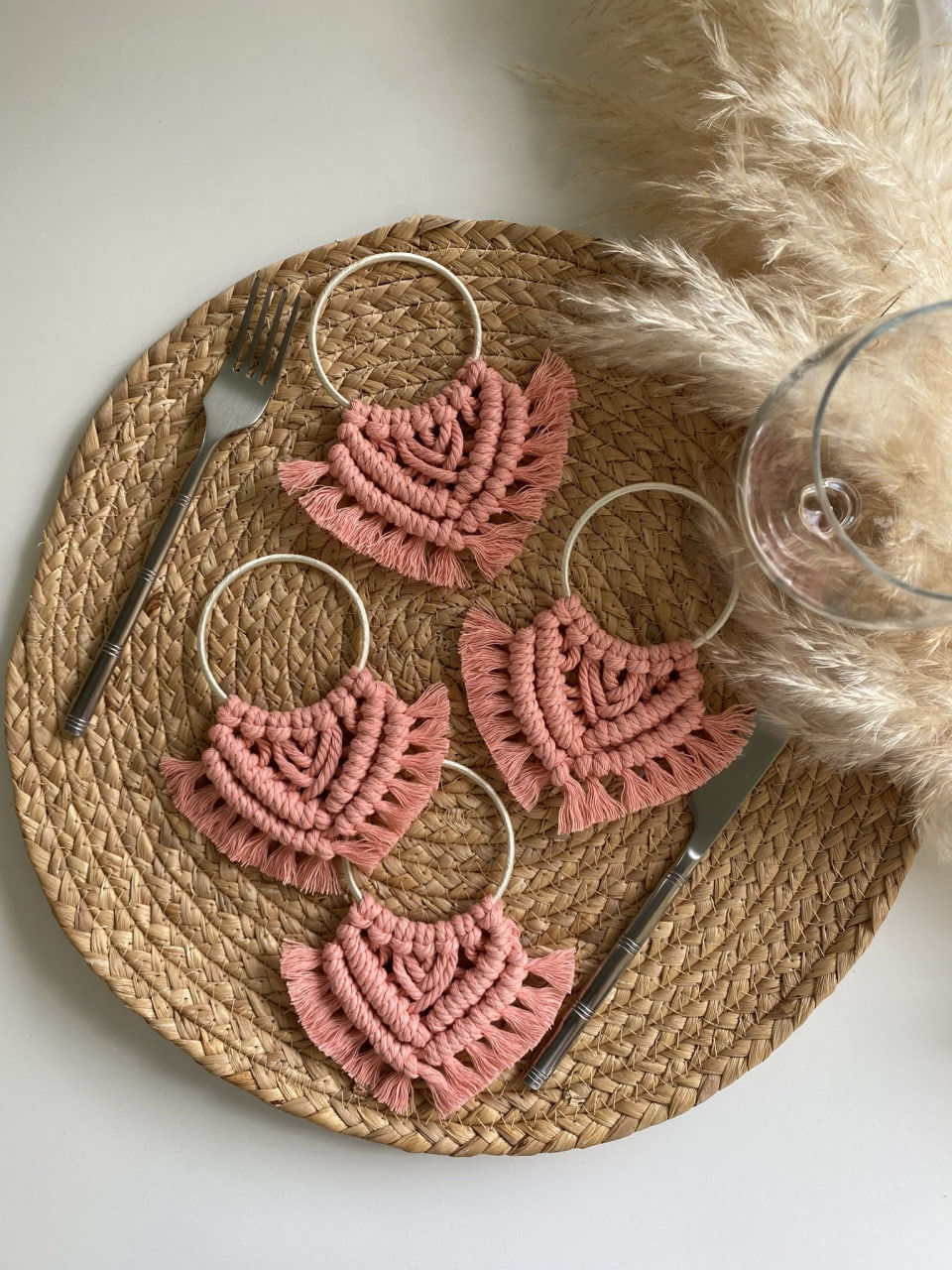 macrame-double-side-coral-napkin-rings-main