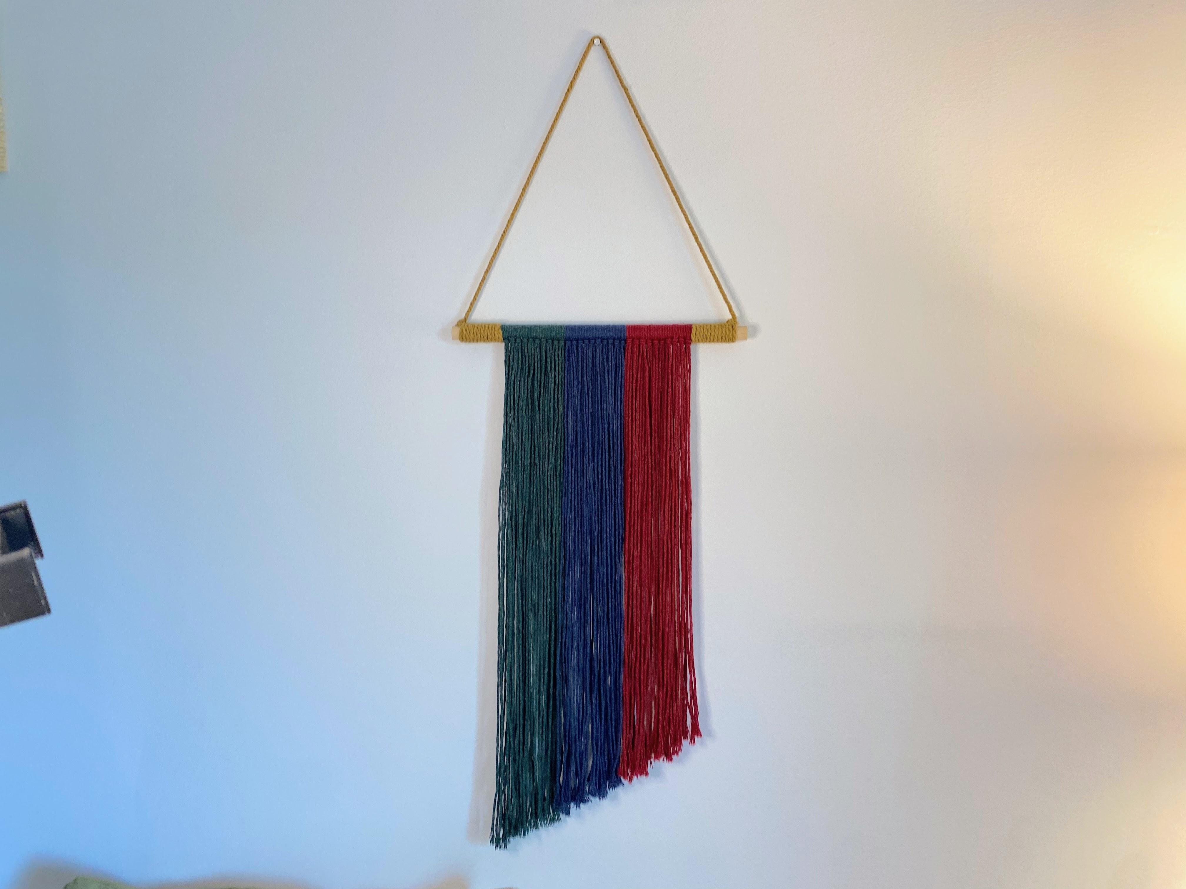 tricolor-hanging-macrame-main